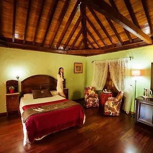 hotel-rural-casa-de-los-camellos.in-canary-islands.com/